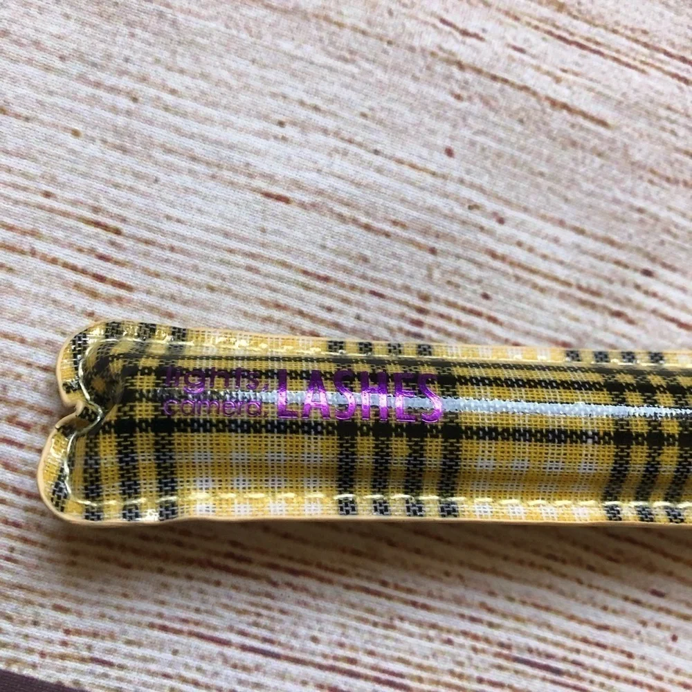 NWOB‎ - lights, camera, lashes 4-in-1 mascara